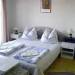 Couette-café Agi Panzio Obuda *