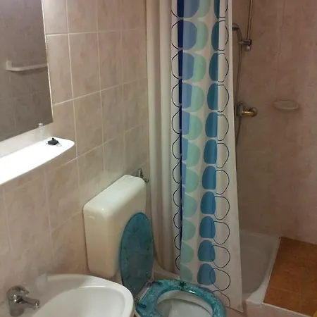 Agi Panzio Obuda *