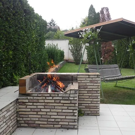 Agi Panzio Obuda