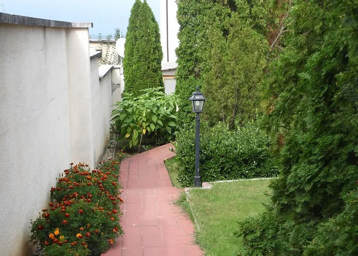 Agi Panzio Obuda Bed & Breakfast *
