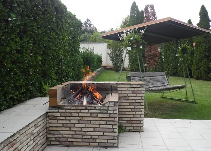 Agi Panzio Obuda