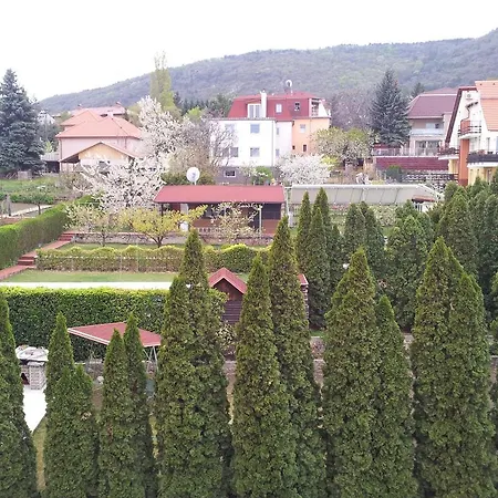 Agi Panzio Obuda Bed & Breakfast